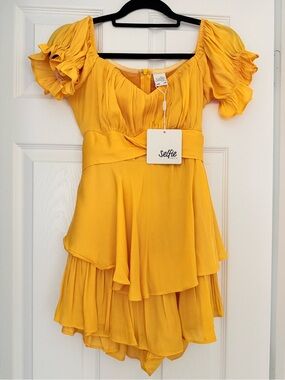 Selfie Leslie Yellow Romper Size M